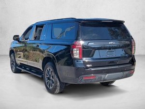 BEST-SELLER! Véhicule personnel SUV SuburbanZ71 V-8 4.X.4 A/T d'occasion 2022 - Product Image 3