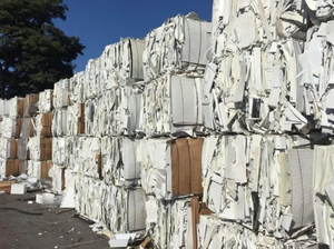 Gran Cantidad de Chatarra de ABS para Computadoras, Blanca/Negra, en Pacas - Product Image 1