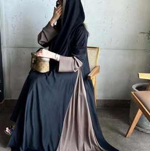 Vente en gros Abaya de luxe en satin pour femmes de petite taille manches à volants en soie de haute qualité conçue sur mesure pour les musulmans d'inspiration Dubaï - Product Image 1