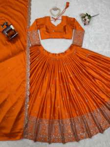Lehenga Choli de Seda de Diseñador para Bodas con Bordado de Hilo y Lentejuelas para Fiestas de Invierno - Product Image 3