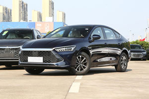 Sedán Híbrido Enchufable de 5 Puertas y 5 Asientos, Transmisión Automática, Autonomía NEDC de 601-700 km, Potencia del Motor de 200-250 kW, Batería de 90-110 kWh de Alta Capacidad - Product Image 4