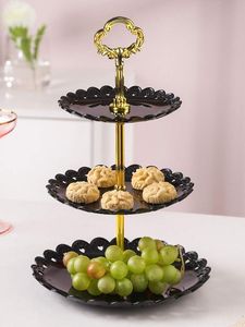 Support à gâteau décoratif moderne et contemporain pour une présentation élégante des gâteaux - Product Image 3