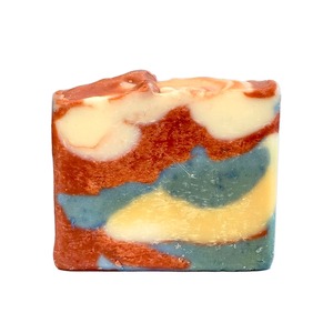Barra de jabón Indian Natural Beetroot Breeze con aceites esenciales Jabón vegano hecho a mano para cuerpo Cara Proceso en frío Basado en plantas - Product Image 1