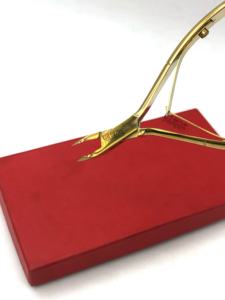 Nuevo Cortaúñas de Plasma Dorado de Acero Inoxidable con Logotipo Personalizado, Color Duradero, Hoja Curva, Herramienta de Belleza para Dedos y Pies - Product Image 3