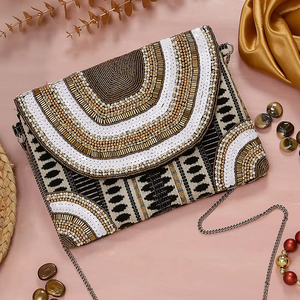Bolso de mano con cuentas Boho elegante y elegante para que las mujeres se combinen con ropa de resort, fiestas de noche, bodas y cenas - Product Image 2