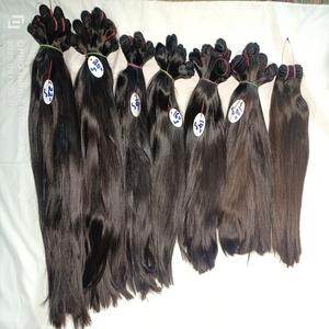 Cheveux Remy vierges indiens bouclés naturels non traités sensation douce 28-30 pouces longueur étirée extension de tissage de cheveux humains bruts - Product Image 1