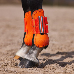 Bottes de tendon de cheval confortables avec un ajustement sûr pour l'entraînement et la performance Bottes de soutien de tendon de cheval avec protection contre les chocs - Product Image 4