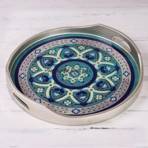 Plateau de service en aluminium argenté de grande taille avec travail en émail Décoration de table de forme ronde Vaisselle Plateaux alimentaires - Product Image 1