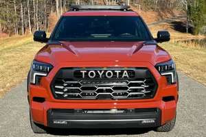 SUV Todoterreno Usado 2024 de Tamaño Completo, Edición Pro de Alto Rendimiento 4X4, Suspensión Robusta, Características Premium, Transmisión Automática - Product Image 5