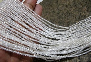 Cristal de roche naturel Micro perles à facettes 2mm Rondelle clair 13 pouces Long brin - Product Image 2