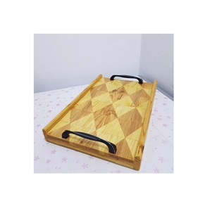 Plateau en bois de haute qualité avec poignée en métal noir, design attrayant, plateau de service pour la nourriture du ramadan, accessoires de table au meilleur prix - Product Image 1