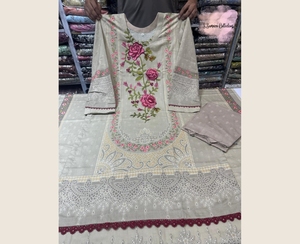 Colección de invierno de la colección Ssumaira, nuevo stock de Dhanak Store, vestido Anarkali con camisa, pantalón, estilo Dupatta Salwar Kameez - Product Image 1