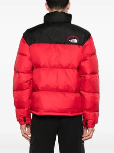 เสื้อแจ็คเก็ตพัฟเฟอร์สีแดงรุ่น Nuptse ปี 1996 ของ The North Face สำหรับผู้ชาย คุณภาพพรีเมียม ซิปสีดำ ปักโลโก้ เสื้อแจ็คเก็ตฤดูหนาว - Product Image 3