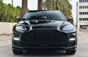 SD7VUJBWXPTV07160 2023 SUV de Lujo con Tracción en las Cuatro Ruedas, Motor V8 Twin Turbo de 4.0L, 697hp, 900Nm de Torque, Velocidad Máxima 310km/h, Bajo Kilometraje, OEM Industrial - Product Image 2