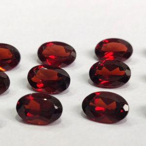 โกเมนแดงธรรมชาติรูปไข่ 10x12 มม. เกลียวหน้า - โกเมนหลวมคุณภาพสูง - Product Image 1