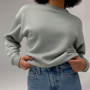 เสื้อสเวตเชิ้ตแขนยาวถักลายโลโก้แบบกำหนดเองสำหรับผู้หญิง สไตล์ลำลอง คอกลม ไหล่ตก สำหรับฤดูใบไม้ร่วงและฤดูหนาว มีจำหน่ายแล้ว - Product Image 6