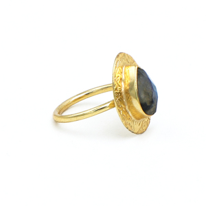 Elegante anillo de pera ajustable de labradorita | Joyería de latón chapado en oro de 18 quilates | Proveedor de fábrica de bodas hechas a mano Jaipur India - Product Image 3