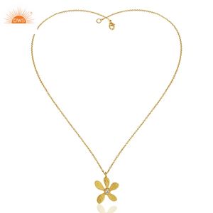 Collar con colgante de cadena de flores de circonita cúbica Natural de último diseño para mujer, fabricante de joyería personalizada y de moda - Product Image 2