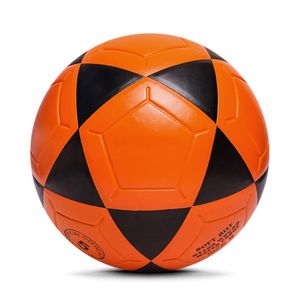 Pallone da calcio in PVC incollato verde brillante per la pratica scolastica o la formazione del Club giovanile con pannelli durevoli e facile controllo - Product Image 6