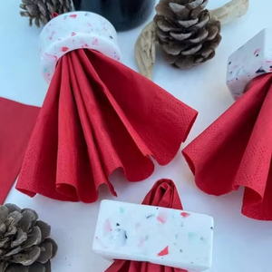 Design attrayant différentes formes ronds de serviette bonne qualité ronds de serviette en résine colorée pour la décoration de table de fête de mariage - Product Image 1