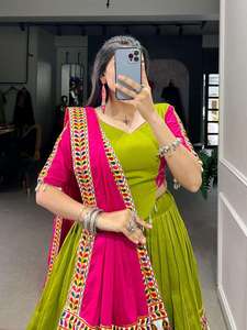 Exclusivo Lehenga Choli de Brocado Maruti de Diseñador, con Estampado en Relieve de Algodón, Ideal para Navratri y el Festival Garba, Estilo Étnico Moderno - Product Image 5