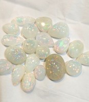 Vente en gros d'usine cabochon arc-en-ciel feu opale éthiopienne Welo lâche opale de feu véritable qualité taille libre mélange ovale jaune naturel
