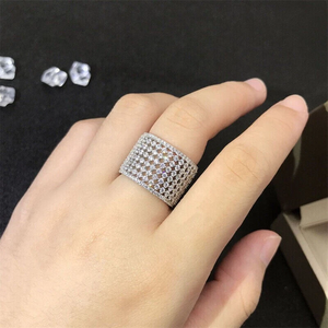 4.50Ct Ronda Real Moissanite Cluster Refinado Elegante 14K Chapado en oro blanco Anillo de compromiso para hombres - Product Image 3