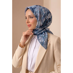 Série de foulards carrés à motif floral, couleur indigo, adaptés à l'été, fabriqués en chiffon polyester viscose - Matière personnalisable - Product Image 1