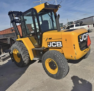 Offre exclusive aux enchères pour les chariots élévateurs tout-terrain modèle 2024 : 940 unités, capacité de levage de 8 000 lb - Product Image 3