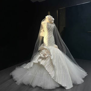 Robe de mariée sirène moderne et élégante NT92 avec col bateau, volants, fleurs 3D, traîne chapelle longue, dentelle et cristaux - Product Image 2