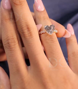 Style ethnique 1.0 2.0 CT en forme de coeur Moissanite bague en diamant cinq pierres fiançailles mariage anniversaire cadeau proposer sa bague - Product Image 2