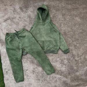 2025 venta al por mayor ácido lavado con capucha pantalones cortos de doble cintura conjunto 450 Gsm pesado chándal para hombres de talla grande invierno clima piedra diseño - Product Image 6