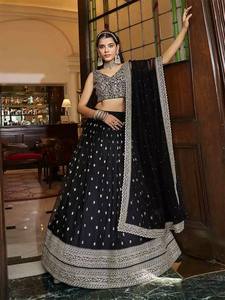 Ropa DE BODA Faux Georgette con lentejuelas y bordado de espejo Lehenga Choli Fabricante de Surat a la tarifa más baja - Product Image 5