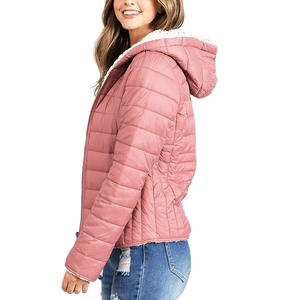 Chaqueta Acolchada Ligera Impermeable de Poliéster para Mujer con Logotipo Personalizado, Diseño Transpirable para Invierno - Product Image 2