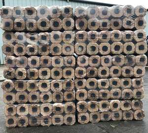 Briquetas de Madera de Pinus Kay/RUF de 10 kg, Calidad Premium Certificada DIN, Combustible Relacionado con la Energía, Empaquetado para Energía Térmica, Origen Francia - Product Image 2