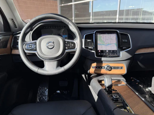 รถยนต์มือสองปี 2024 XC90 Recharge Plug-In Hybrid T8Plus Bright Theme 7 ที่นั่ง ระบบขับเคลื่อนสี่ล้อ (AWD) พร้อมจำหน่าย เกียร์อัตโนมัติ 8 สปีด - Product Image 3