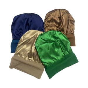 Gorros de Invierno Cálidos de Acrílico de Alta Calidad al por Mayor con MOQ Bajo, Lisos, Coloridos, con Forro de Satén, Gorros Personalizados con Logotipo Unisex - Product Image 3