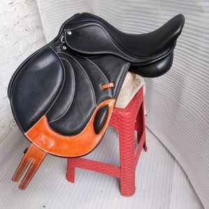 Sillín de cuero inglés de alta calidad al mejor precio, duradero para equitación occidental y de Doma Clásica - Product Image 1