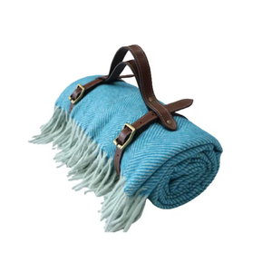 La mejor y encantadora manta de espiga turquesa para interiores modernos con un toque de estilo clásico - Product Image 2
