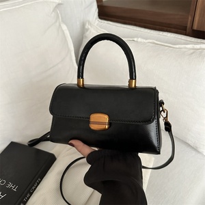 Sac <span class=keywords><strong>à</strong></span> bandoulière élégant en cuir PU haut de gamme pour femme, pochette messager <span class=keywords><strong>à</strong></span> <span class=keywords><strong>rabat</strong></span>, idéal pour un usage quotidien - Collection 2026 - Product Image 1