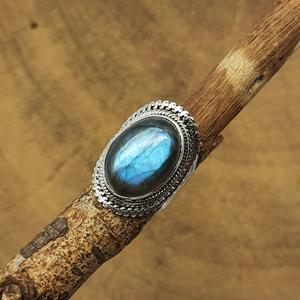 Belle bague en pierres précieuses Labradorite en argent sterling 925 faite à la main bague en Labradorite naturelle de forme ovale cadeau pour elle - Product Image 6