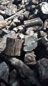 Biwood Matériau en chêne dur du Vietnam Forme forfaitaire Charbon noir pour café Motif rond du Vietnam - Product Image 5