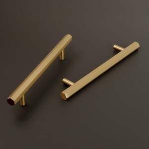 Poignée de porte en métal pour placards de chambre à coucher avec un design décoratif raffiné et robuste pour une utilisation intérieure de luxe - Product Image 6