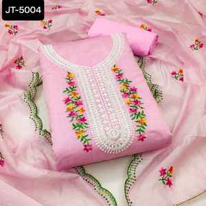 Salwar Kameez de style indien et pakistanais pour dames avec broderie lourde et travail de la pierre Wedding and Festival Wear Salwar Kameez - Product Image 6