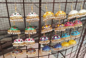 Pendientes Rajasthani Multicolor Meenakari para mujer, joyería India hecha a mano, accesorios Haldi Mehendi, favores de boda y Nikah - Product Image 3