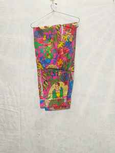 Pyjama rose en coton à col V pour femmes Costume de nuit à imprimé floral Doux et respirant Style sexy avec un beau motif floral - Product Image 3