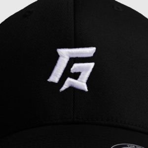 Casquette de sport GA à profil moyen en noir - Product Image 3