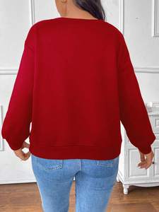 Sudadera de Mujer con Pedrería, Felpa Suave, Roja, Invierno, Diseño Brillante con Tachuelas, Ropa Casual Cálida, Logotipo Personalizado - Product Image 4
