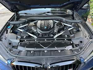 BMW X5 M50i 2022 d'occasion, 523 ch, V8 turbo, transmission intégrale, pack exécutif, bleu métallisé Phytonic - Product Image 6