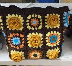 Bolso de Hombro de Ganchillo de Algodón con Apliques Florales y Borlas, Bolso Tejido a Mano, Regalo para el Día de San Valentín - Product Image 3
